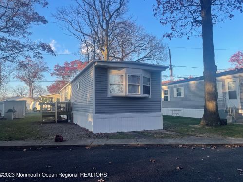 516 Washington St, Tinton Falls, NJ 07724-2261