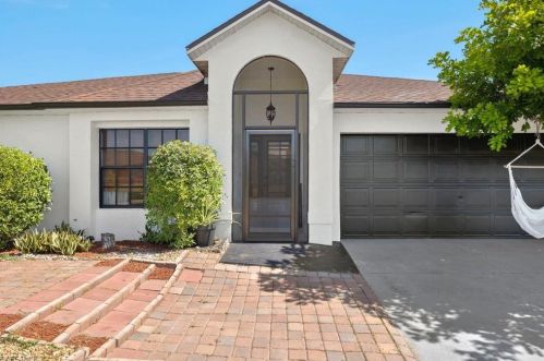 918 Acroft Ave, Lehigh Acres, FL 33971-6427