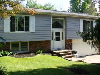 1050 Fairacres Ave, Streetsboro, OH 44241-4859