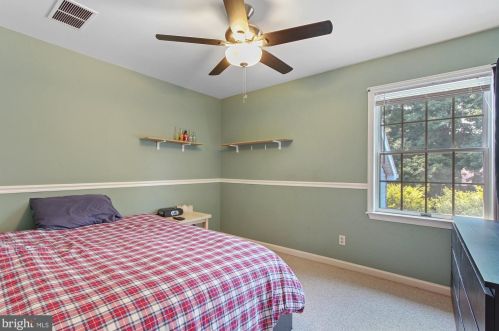 100 Brook Meadow Cir, Shrewsbury PA  17361-1236 exterior