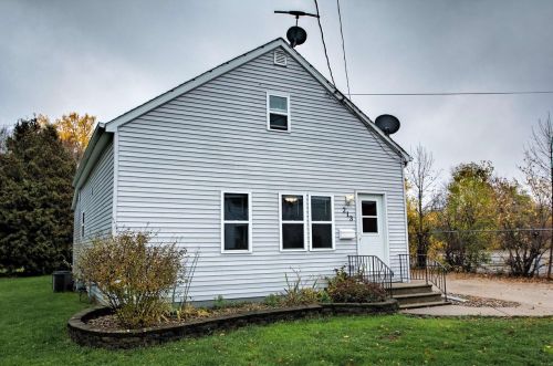 213 Madison St, Menasha, WI 54952-3329