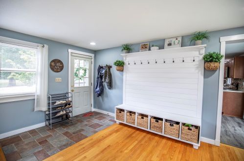 7 Olesen Rd, Derry NH 03038-4847 exterior