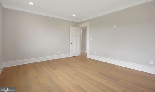 16067 Waterford Crk Cir, Hamilton VA  20158-3342 exterior