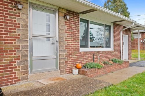 1808 Lynn Dr, Ambridge, PA 15003-1028