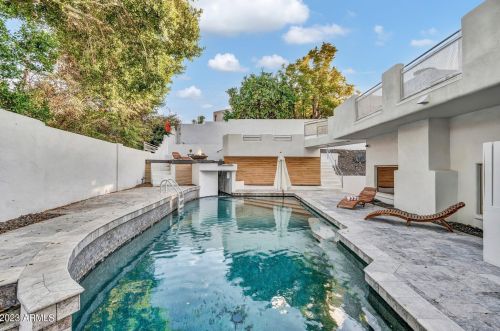 7627 22nd St, Phoenix AZ  85020-4706 exterior