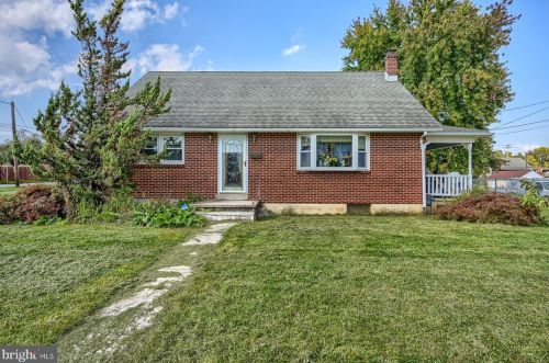 1711 Caracas Ave, Swatara, PA 17033-1112
