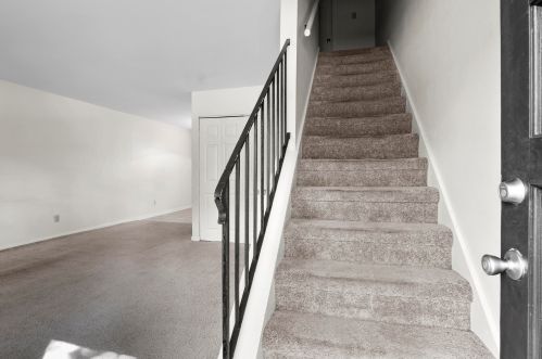 703 Center St, Mount Pleasant SC  29464-4902 exterior