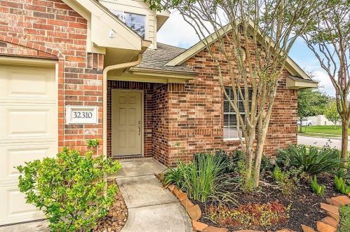 32310 Cross Spring Park Ln, Conroe TX  77385-3010 exterior