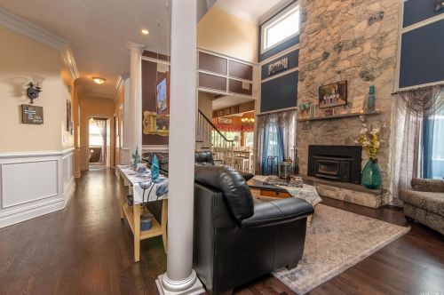 182 Miller Place Rd, Miller Place NY  11764-2804 exterior