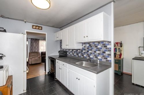 403 Litchfield Dr, Windsor Locks CT  06096-2040 exterior