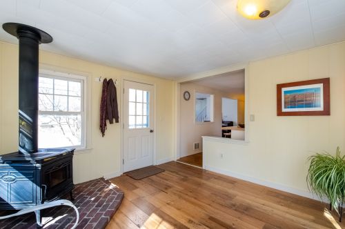 26 Elmview Cir, Dover NH 03820-4110 exterior