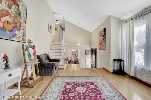 10 Longfellow Ter, Morganville NJ  07751-1411 exterior