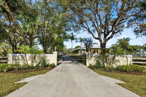 3401 Holly Ln, Palm City, FL 34990-5462