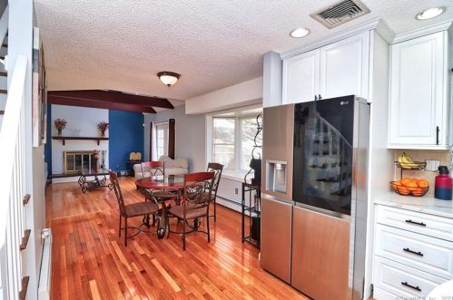 19 Tania Dr, Manchester CT  06040-6824 exterior