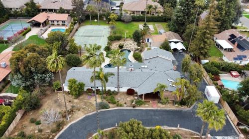 2704 Sierra Ave, Fresno, CA 93711-1126