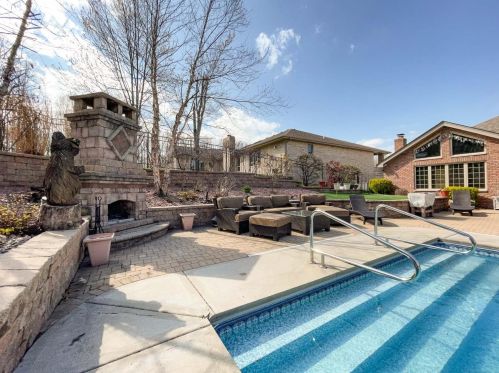 714 Hilbrich Ct, Dyer IN  46311-2775 exterior