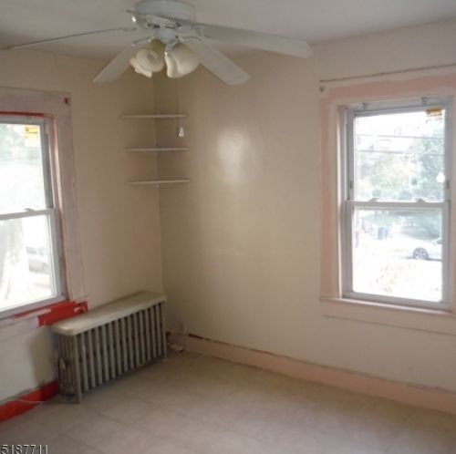 708 Chestnut St, Roselle NJ  07203-1948 exterior