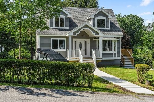 1 James St, Derry NH  03038-4525 exterior