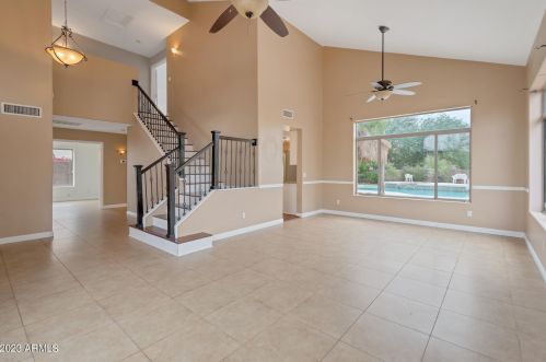 13427 46th Way, Phoenix, AZ 85044-4834