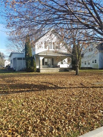627 Main St, Tipton, IN 46072-1042