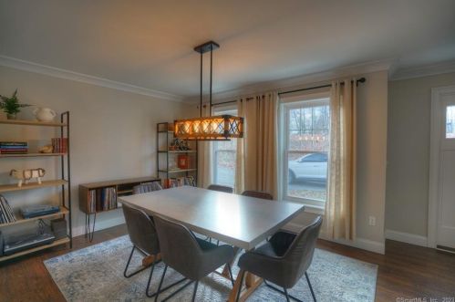 180 Briar Hill Rd, Groton CT  06340-2652 exterior