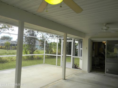 882 Majestic Ave, Sebastian FL  32958-6014 exterior