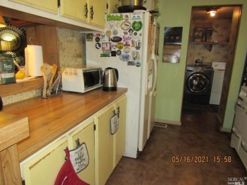 4245 Blackhawk Dr, Willits CA  95490-8776 exterior