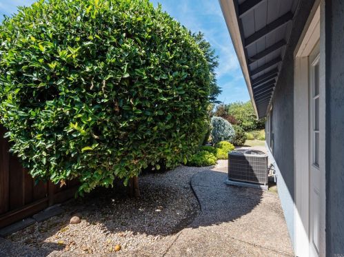 1423 Fry Ct, Benicia CA  94510-2576 exterior