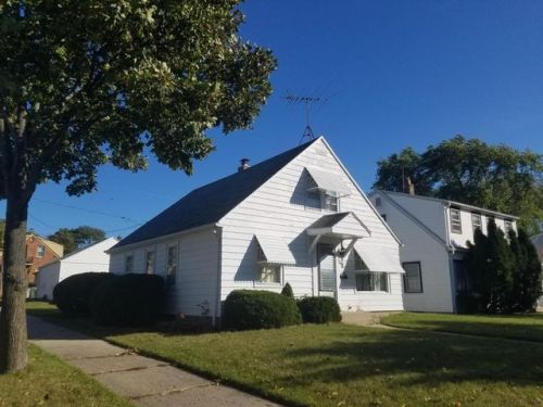 3802 15th Pl, Milwaukee, WI 53221-1616