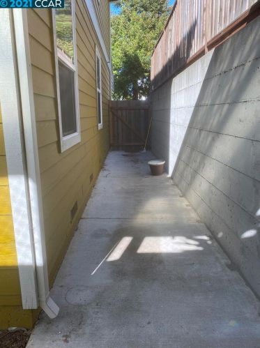 1771 Clos Duvall Ct, Benicia CA  94510-2327 exterior