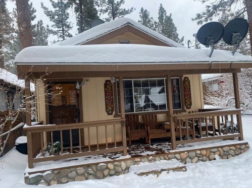 206 Barker Blvd, Big Bear City, CA 92314-9775