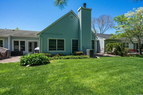 35 Standish Dr, Mount Sinai NY  11766-2621 exterior