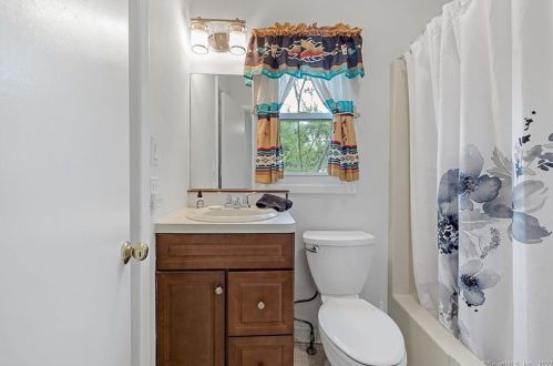 14 Boulder Rdg, Danbury CT  06811-3144 exterior