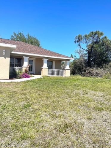 855 Chicago St, Lehigh Acres, FL 33974-0758