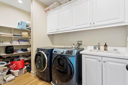 31 Tall Cedars, Irvine CA  92620-3669 exterior