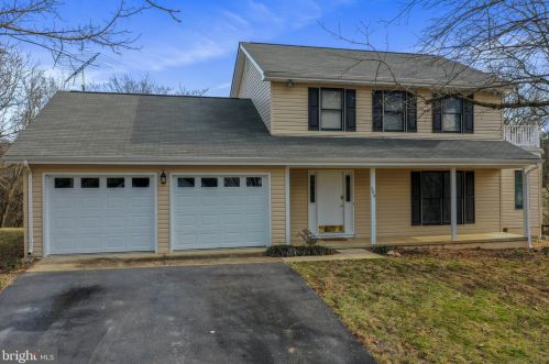 166 Hyde Park Ln, Charles Town WV  25414-4545 exterior