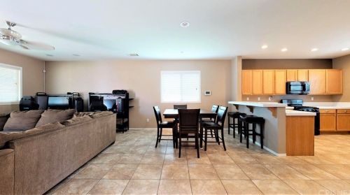 6060 Avenue, Lancaster, CA 93535-7859