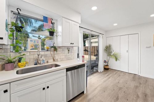 9378 Manor Dr, La Mesa CA  91942-3618 exterior