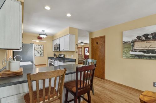 1605 Tarragon Dr, Madison WI  53716-1858 exterior