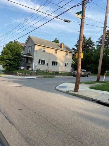625 Reynolds St, New Castle, PA 16101-4749