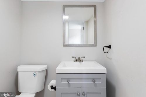 723 Market St, Gloucester NJ  08030-1540 exterior