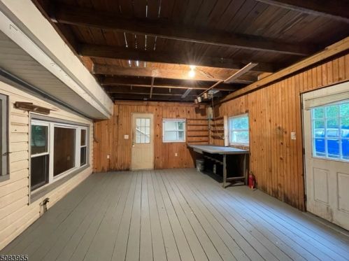 10 Bush St, Oxford NJ  07863-3001 exterior