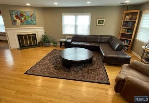 1344 Princeton Rd, Teaneck NJ  07666-2821 exterior