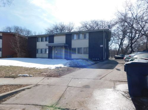 5148 29th St, Milwaukee, WI 53209-5549