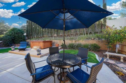 1891 Tavern Ct, Alpine CA  91901-3747 exterior