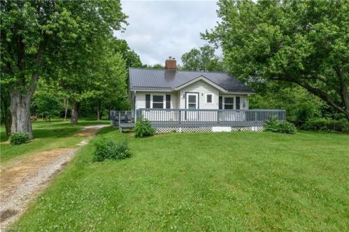 3971 Amherst Ave, Massillon, OH 44646-1328