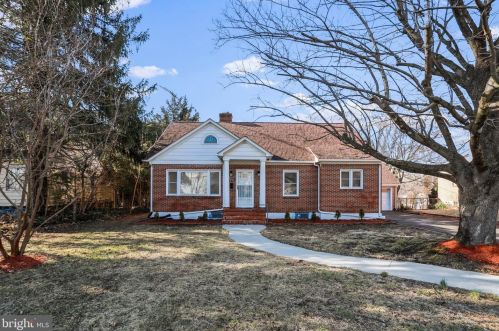 531 Jefferson Ave, Charles Town, WV 25414-1129