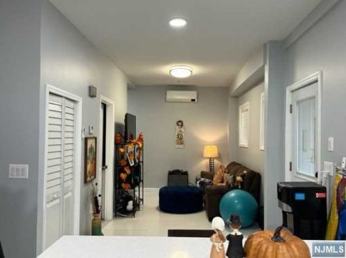 22 1st St, Englewood NJ  07631-1406 exterior