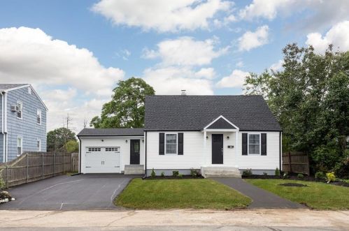93 Baywood St, Warwick, RI 02886-2349