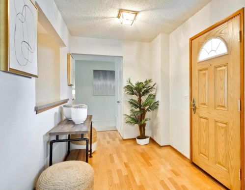 915 Cardinal Dr, Sunnyvale, CA 94087-1508